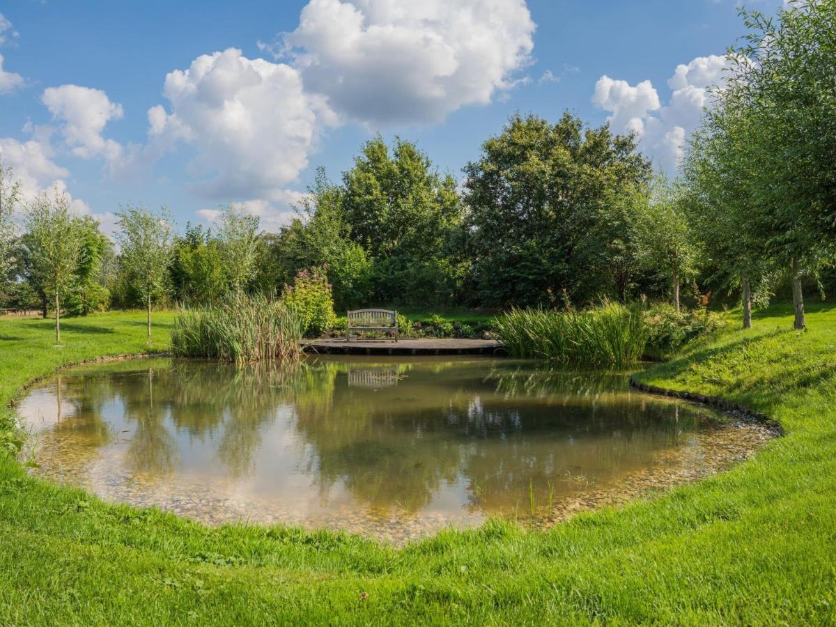 Вилла Grandeur Farmhouse In Dwingeloo At A National Park Экстерьер фото